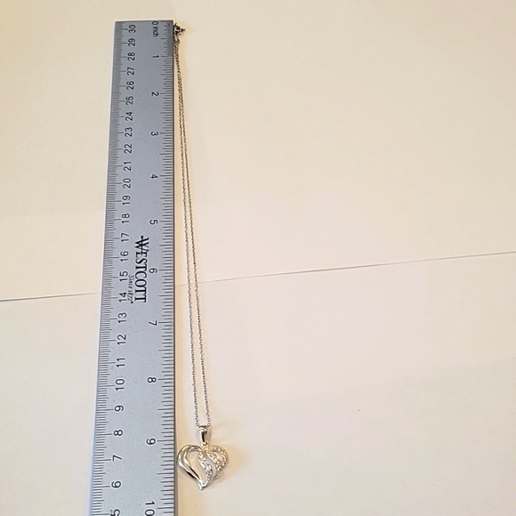 925 Sterling silver heart and chain with 17 czs!! - Picture 3 of 9